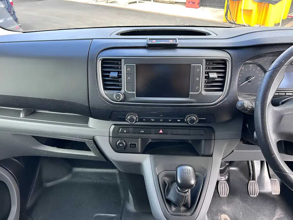 Used 2021 Vauxhall Vivaro Dynamic White - Interior and Exterior details 17