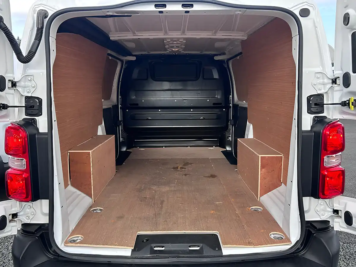 Used 2021 Vauxhall Vivaro Dynamic White - Interior and Exterior details 16