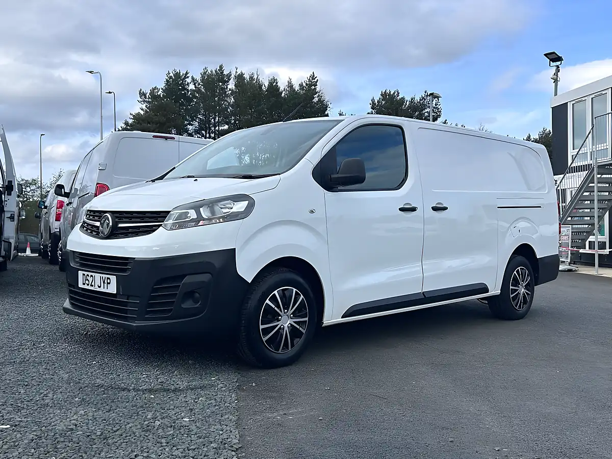 Used 2021 Vauxhall Vivaro Dynamic White - Interior and Exterior details 9