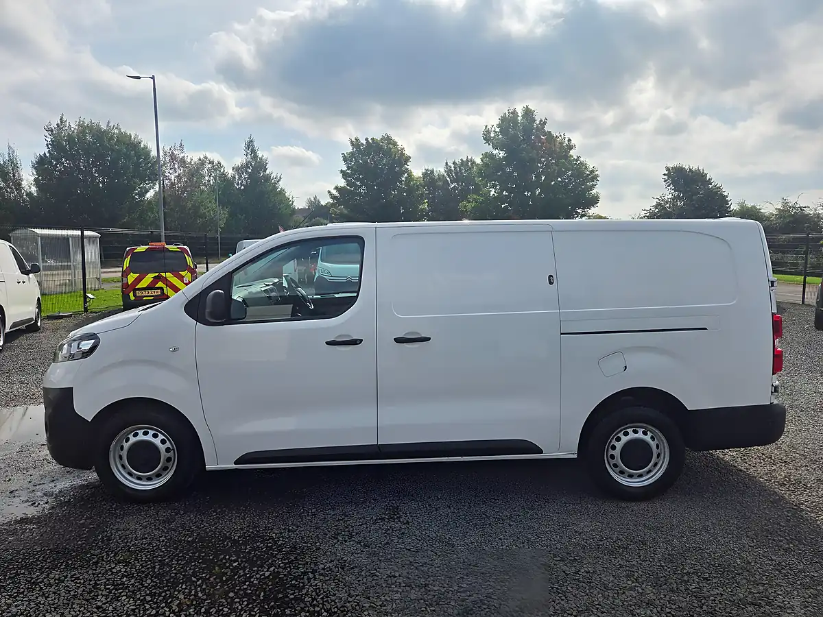 Used 2021 Vauxhall Vivaro Edition L2 H1 White - Interior and Exterior details 10