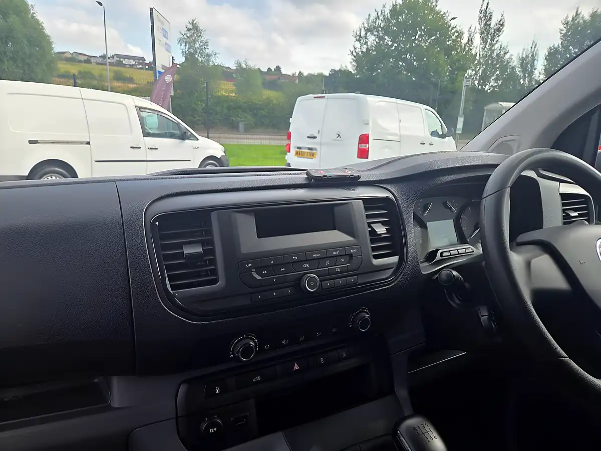 Used 2021 Vauxhall Vivaro Edition L2 H1 White - Interior and Exterior details 20
