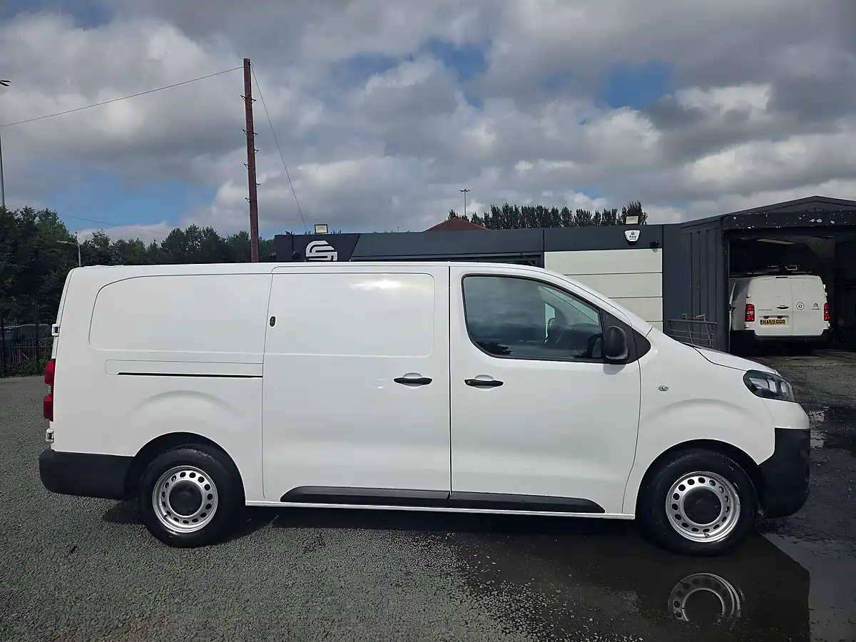 Used 2021 Vauxhall Vivaro Edition L2 H1 White - Interior and Exterior details 3
