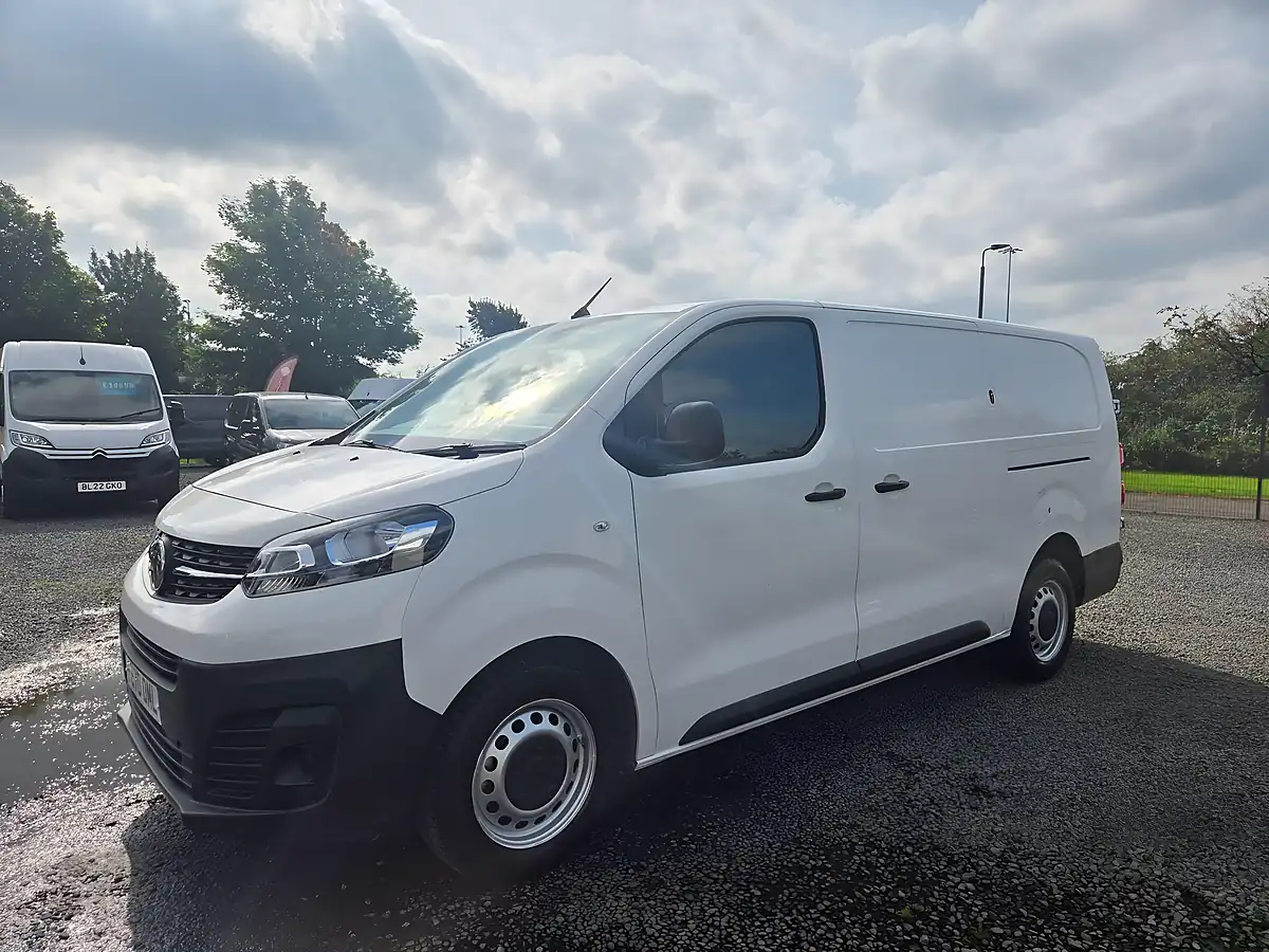 Used 2021 Vauxhall Vivaro Edition L2 H1 White - Interior and Exterior details 9