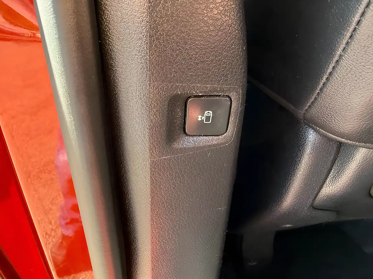 Used 2021 Vauxhall Vivaro Life Elite L Red - Interior and Exterior details 12