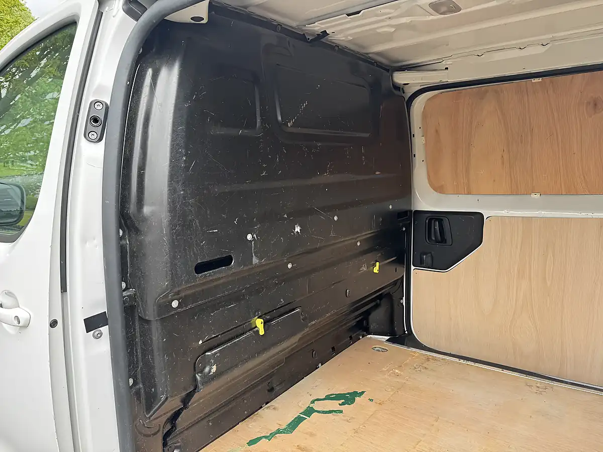 Used 2021 Vauxhall Vivaro Sportive White - Interior and Exterior details 16