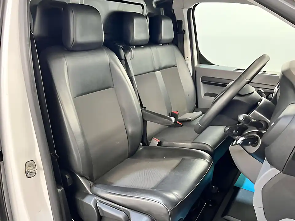 Used 2021 Vauxhall Vivaro Sportive White - Interior and Exterior details 14