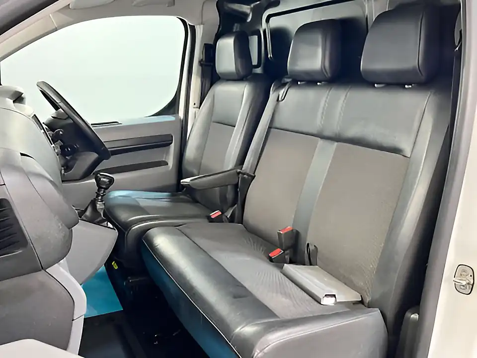 Used 2021 Vauxhall Vivaro Sportive White - Interior and Exterior details 18
