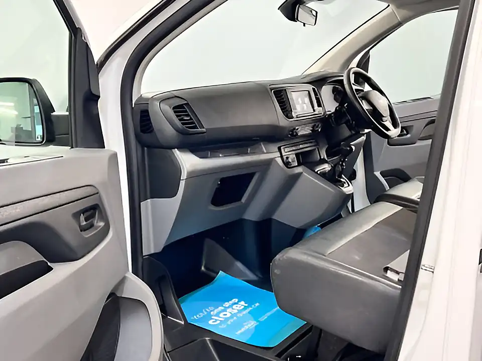Used 2021 Vauxhall Vivaro Sportive White - Interior and Exterior details 15
