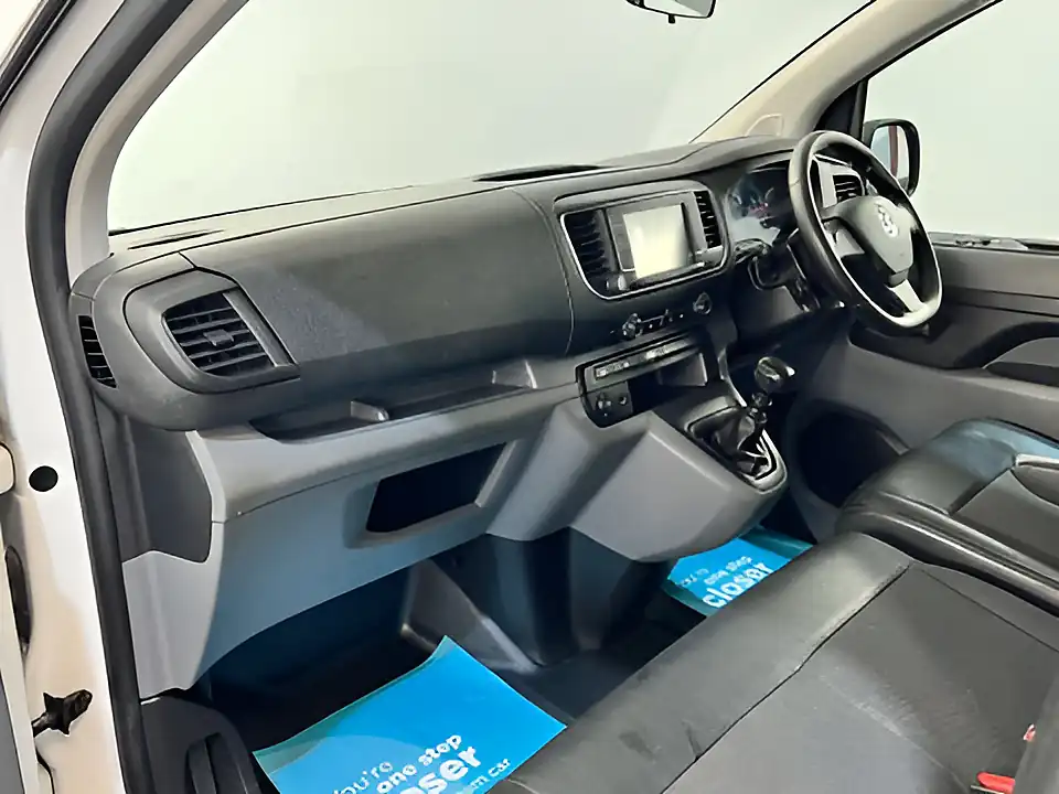 Used 2021 Vauxhall Vivaro Sportive White - Interior and Exterior details 16
