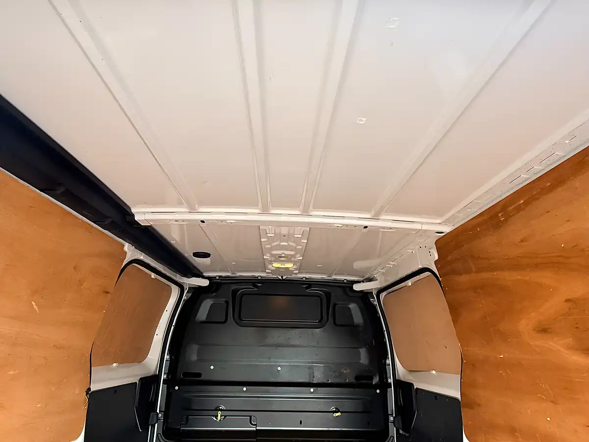 Used 2021 Vauxhall Vivaro Sportive White - Interior and Exterior details 10