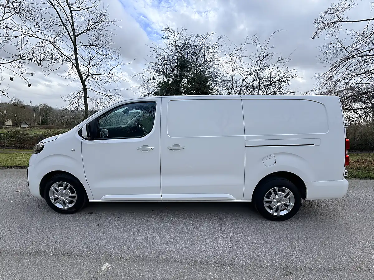 Used 2021 Vauxhall Vivaro Sportive White - Interior and Exterior details 12