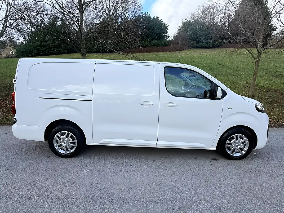 Used 2021 Vauxhall Vivaro Sportive White - Interior and Exterior details 3