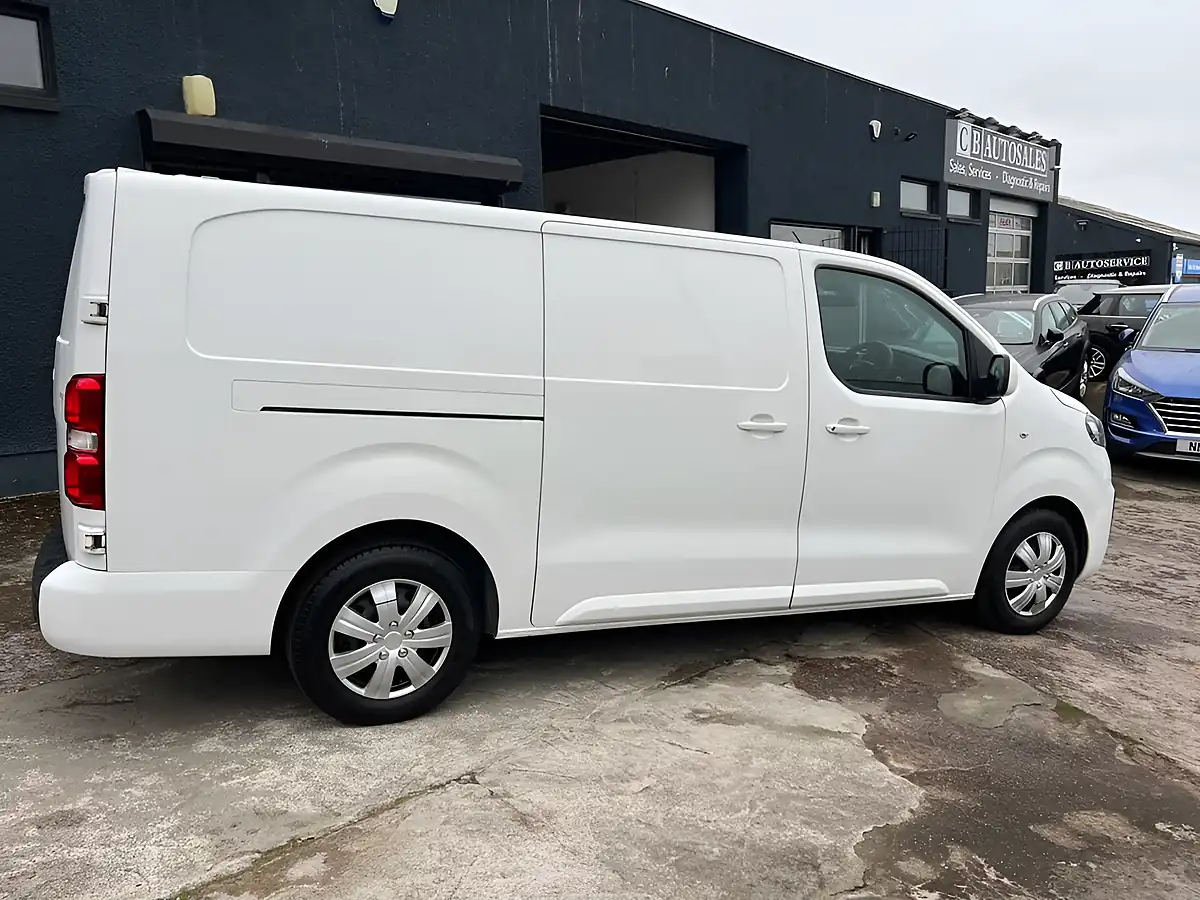Used 2021 Vauxhall Vivaro Sportive White - Interior and Exterior details 3