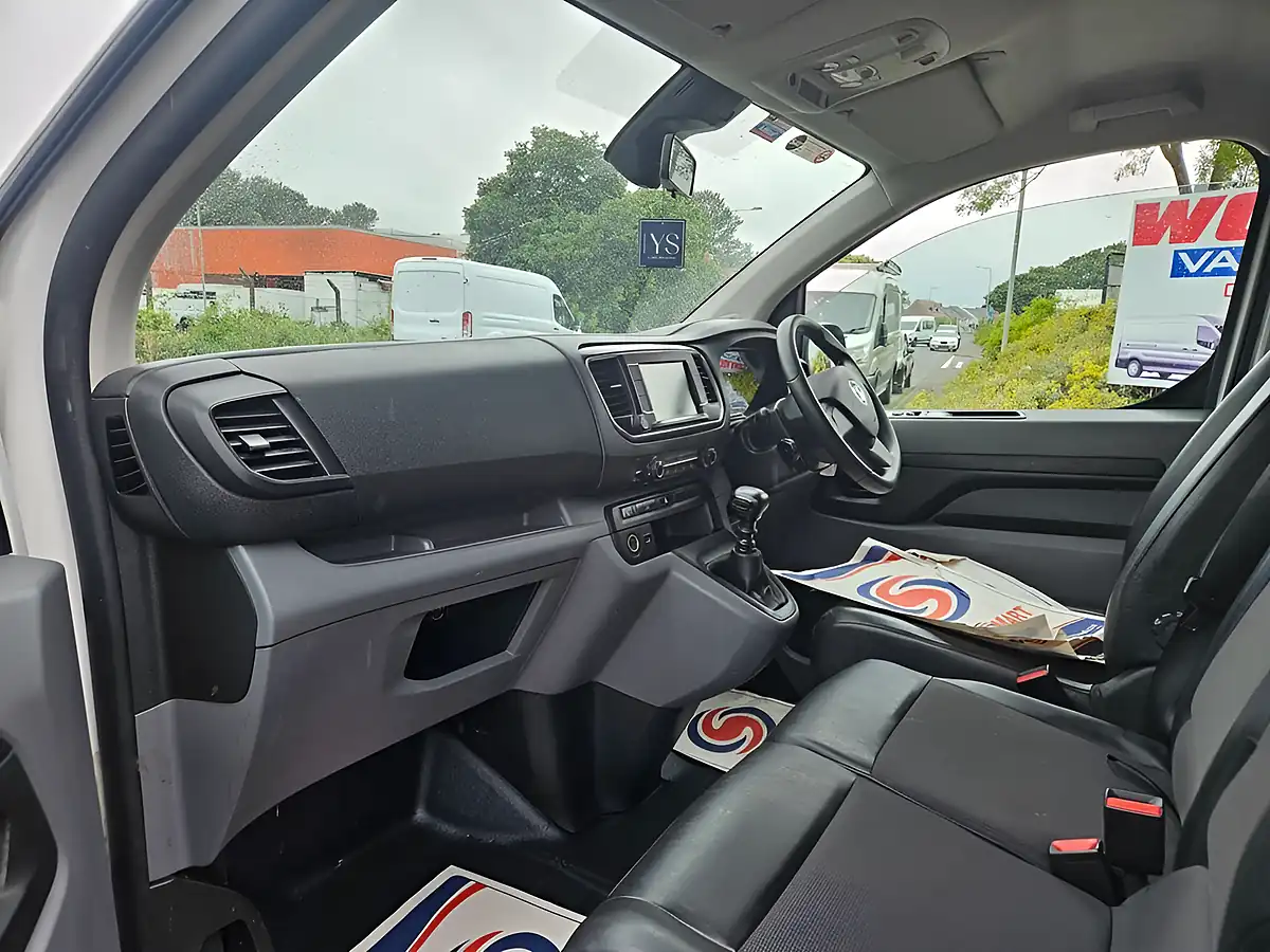 Used 2021 Vauxhall Vivaro Sportive White - Interior and Exterior details 12