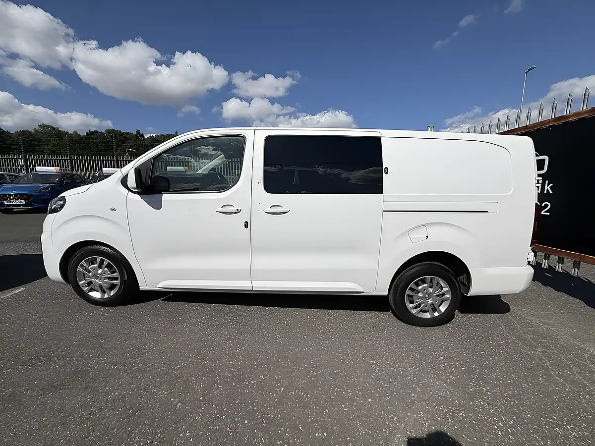 Used 2021 Vauxhall Vivaro Sportive White - Interior and Exterior details 4
