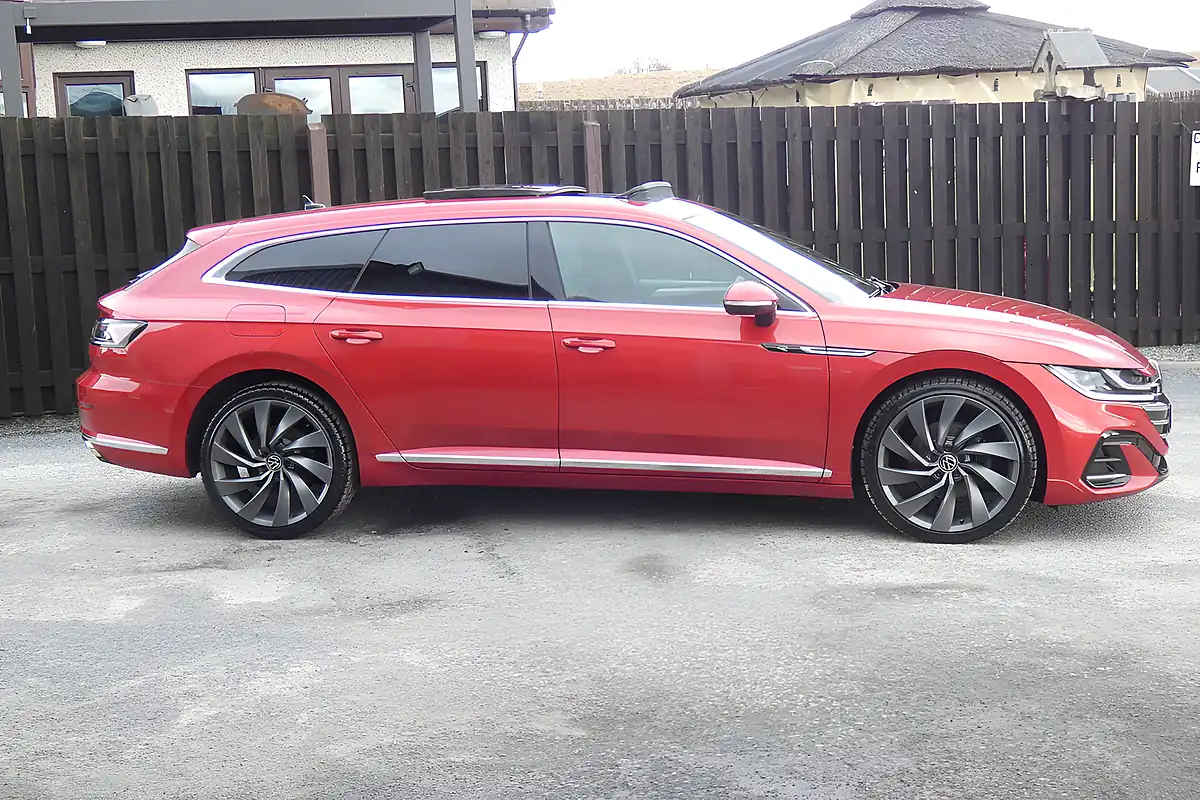 Used 2021 Volkswagen Arteon R-Line Shooting Brake Red - Interior and Exterior details 2