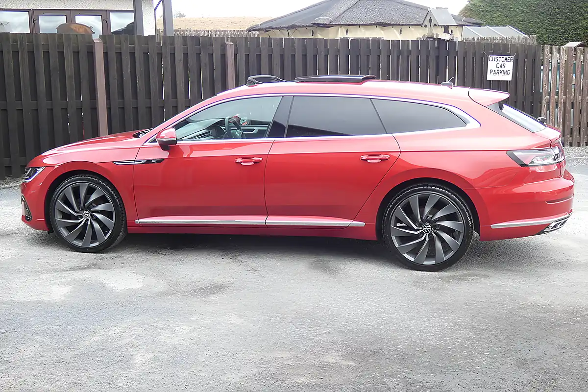 Used 2021 Volkswagen Arteon R-Line Shooting Brake Red - Interior and Exterior details 5