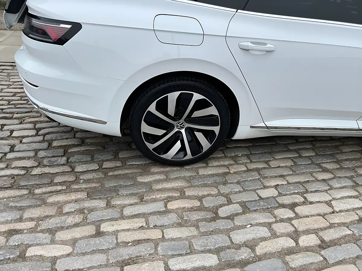 Used 2021 Volkswagen Arteon R-Line Shooting Brake White - Interior and Exterior details 15
