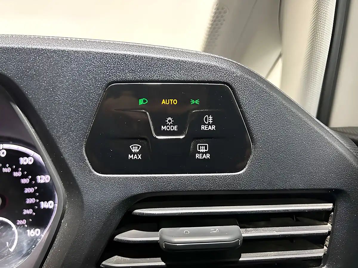 Used 2021 Volkswagen Caddy C20 Commerce White - Interior and Exterior details 20