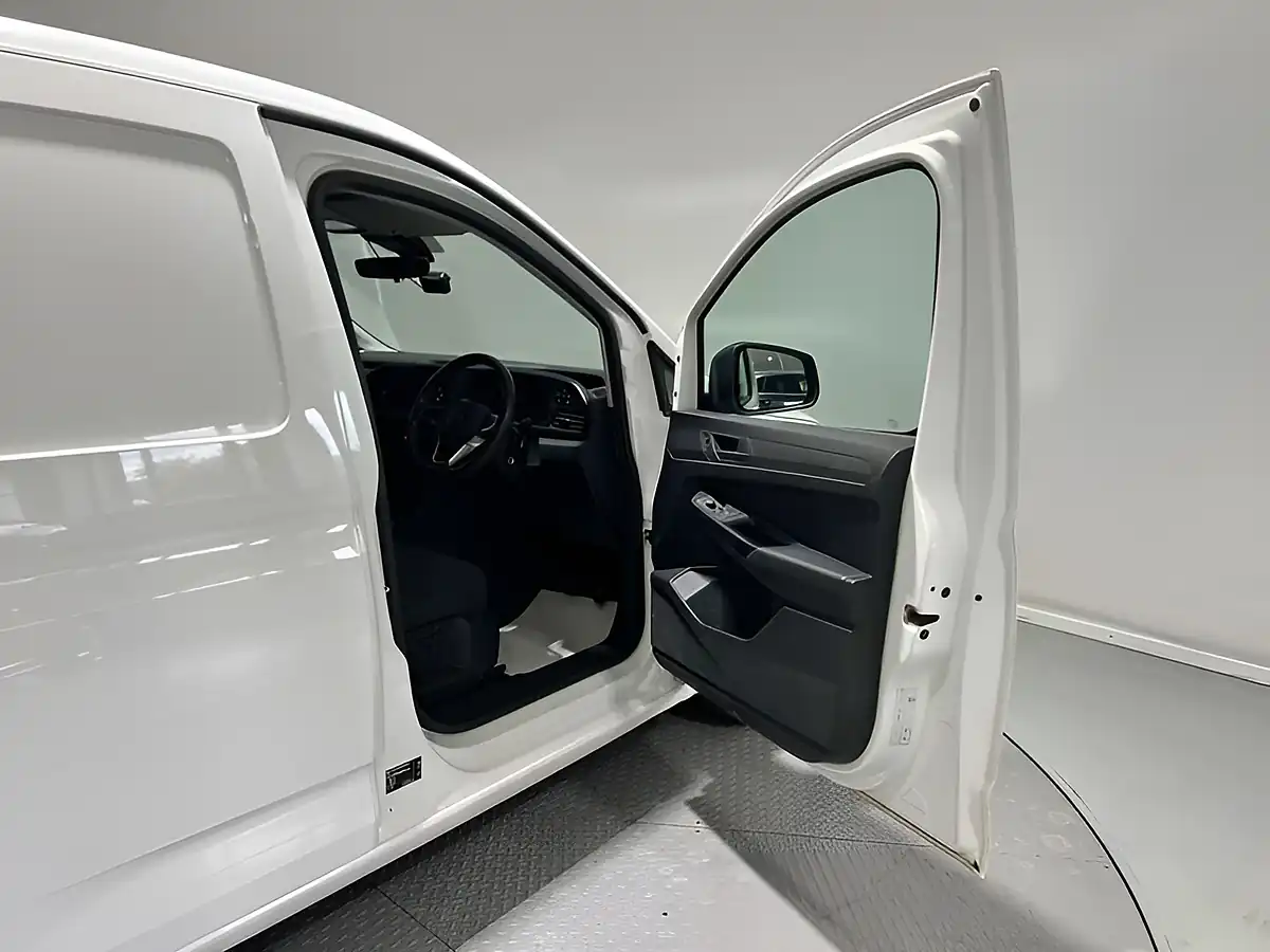 Used 2021 Volkswagen Caddy C20 Commerce White - Interior and Exterior details 7