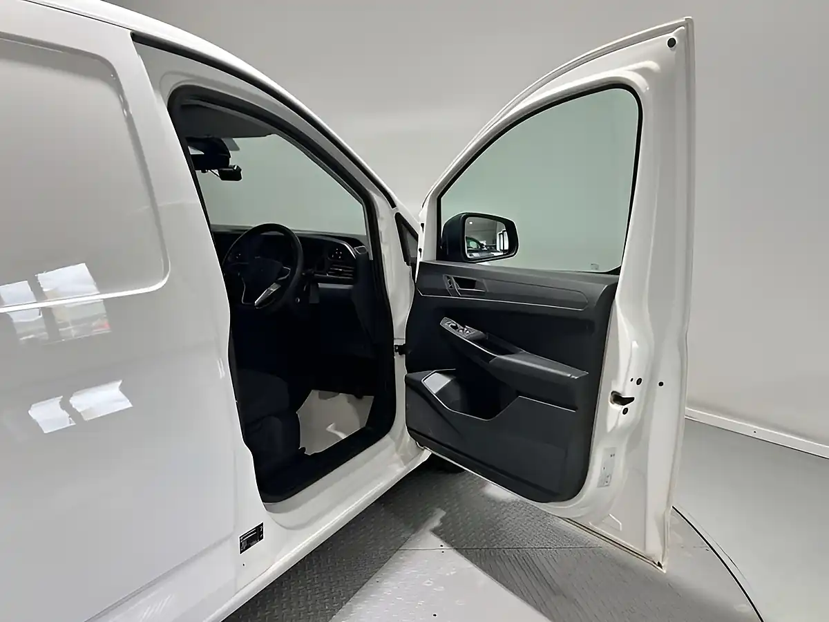 Used 2021 Volkswagen Caddy C20 Commerce White - Interior and Exterior details 8