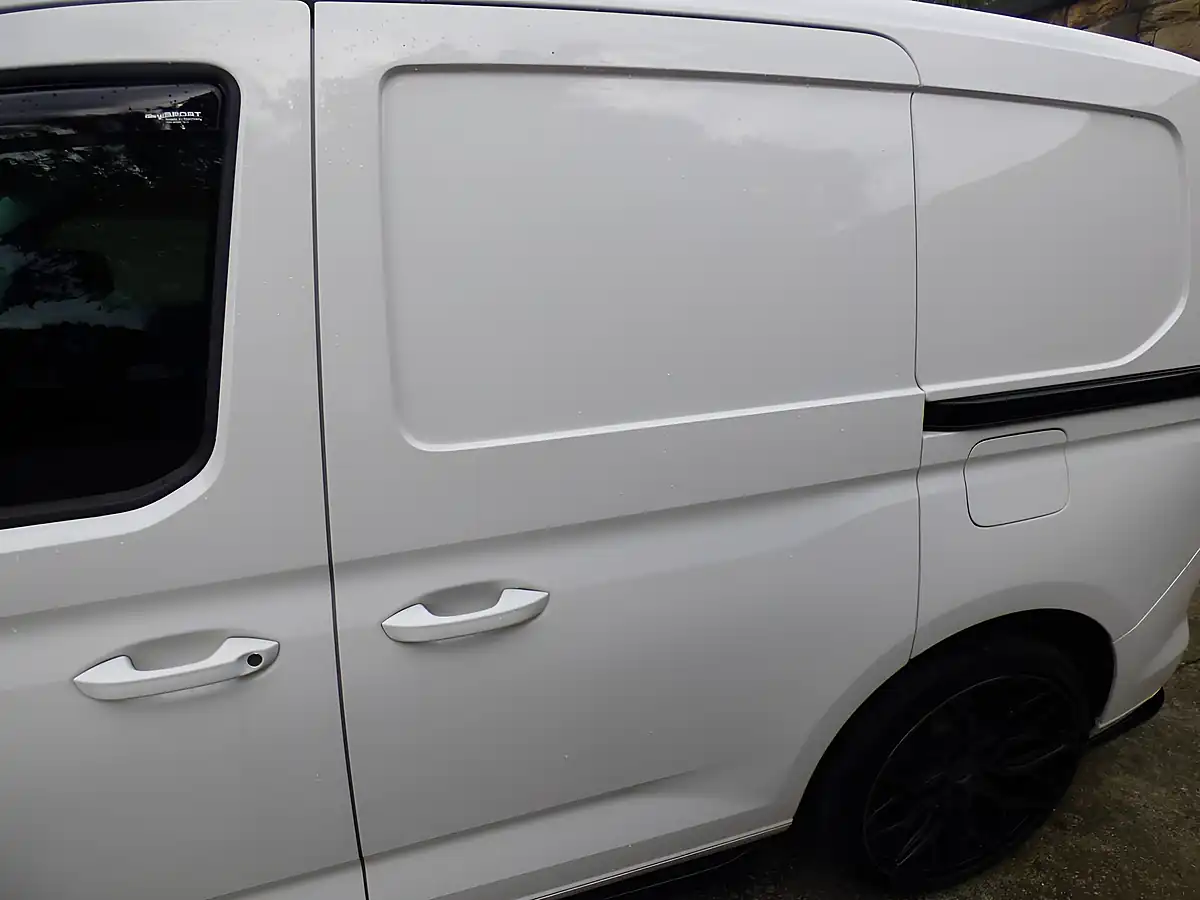 Used 2021 Volkswagen Caddy Commerce Van White - Interior and Exterior details 8