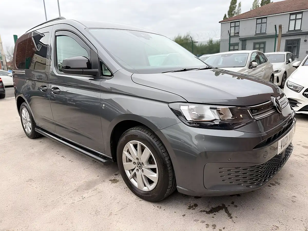 Used 2021 Volkswagen Caddy Life Grey - Interior and Exterior details 4
