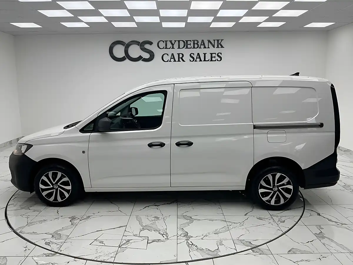 Used 2021 Volkswagen Caddy Maxi Commerce White - Interior and Exterior details 3
