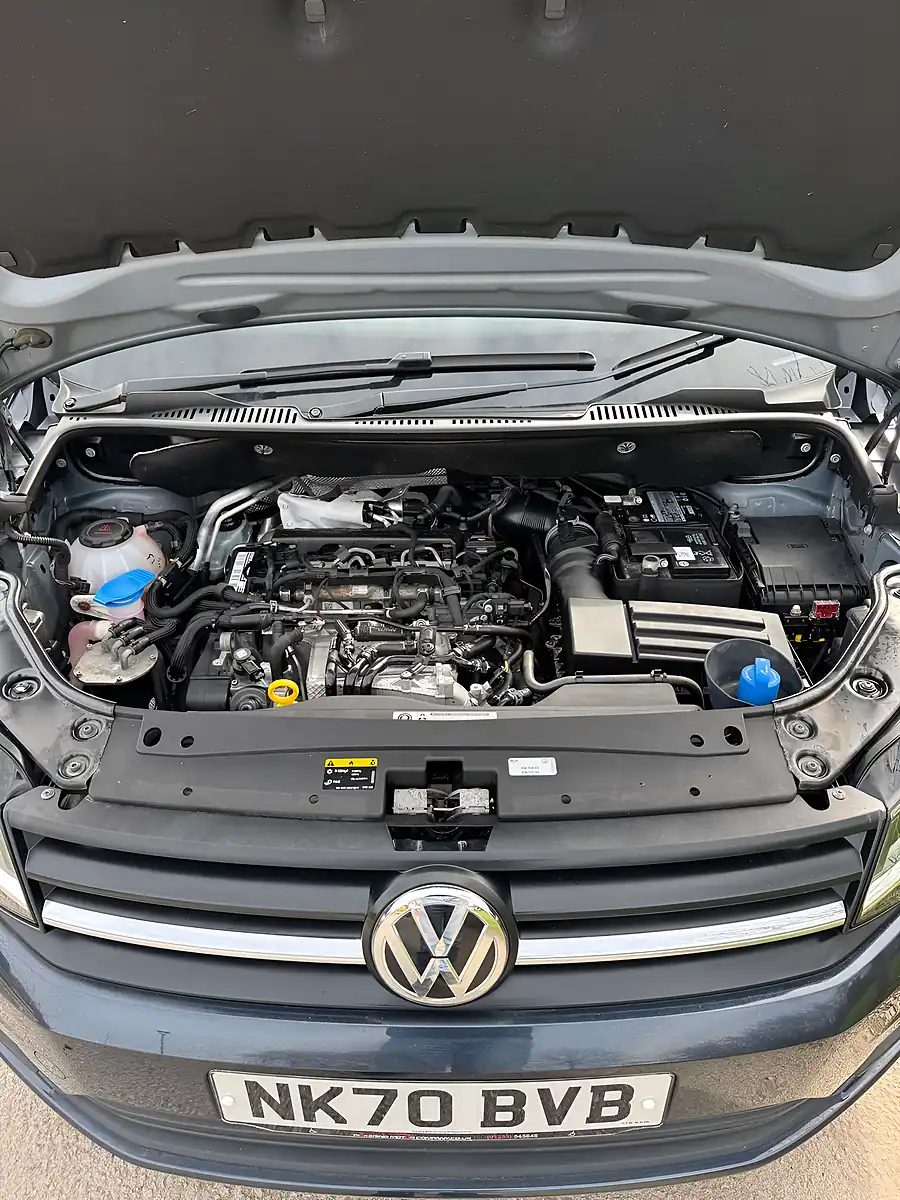 Used 2021 Volkswagen Caddy Maxi Life Blue - Interior and Exterior details 11