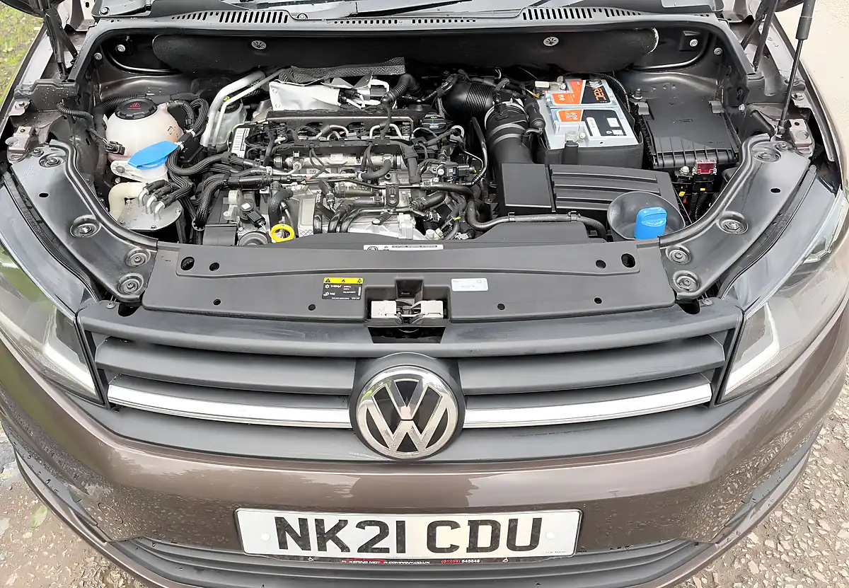 Used 2021 Volkswagen Caddy Maxi Life Brown - Interior and Exterior details 11