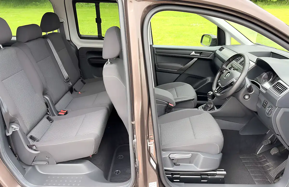 Used 2021 Volkswagen Caddy Maxi Life Brown - Interior and Exterior details 8