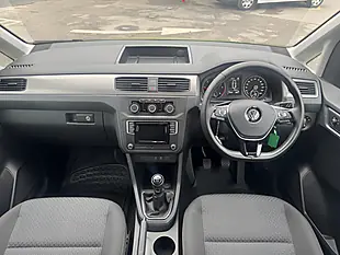 Used 2021 Volkswagen Caddy Maxi Life Green - Interior and Exterior details 2