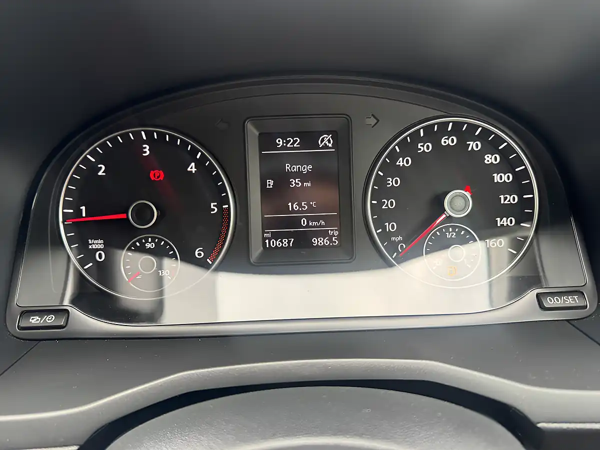 Used 2021 Volkswagen Caddy Maxi Life Green - Interior and Exterior details 3
