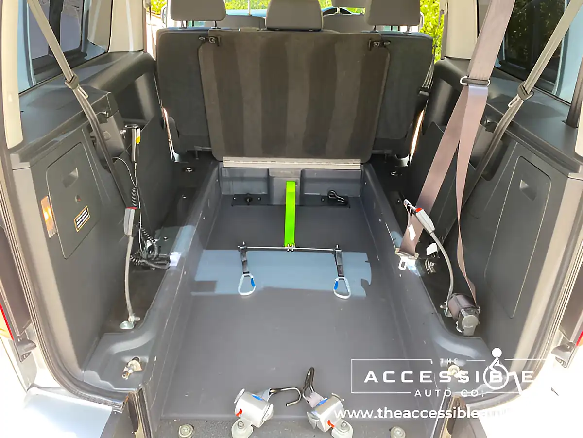 Used 2021 Volkswagen Caddy Maxi Life Silver - Interior and Exterior details 11