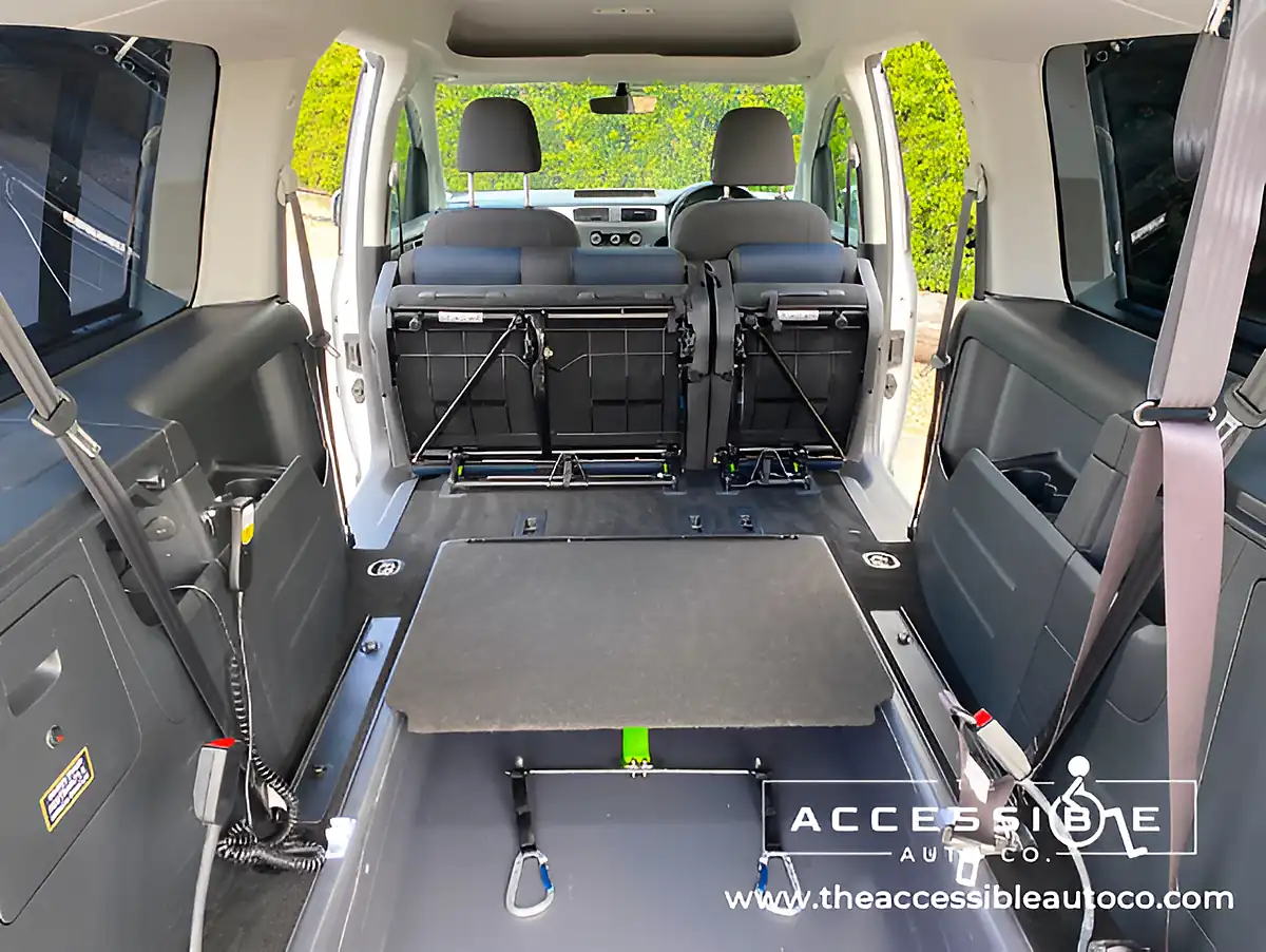 Used 2021 Volkswagen Caddy Maxi Life Silver - Interior and Exterior details 15