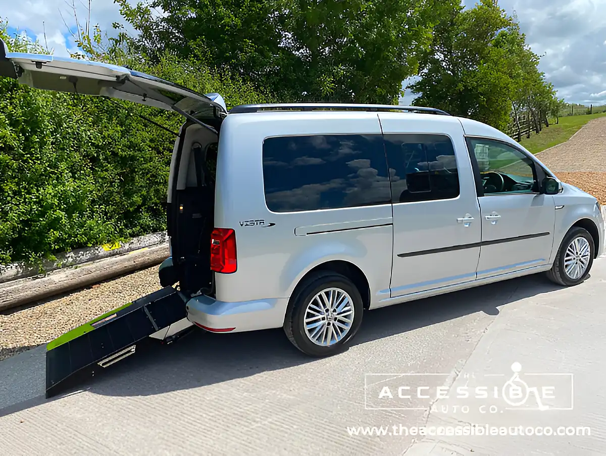 Used 2021 Volkswagen Caddy Maxi Life Silver - Interior and Exterior details 6
