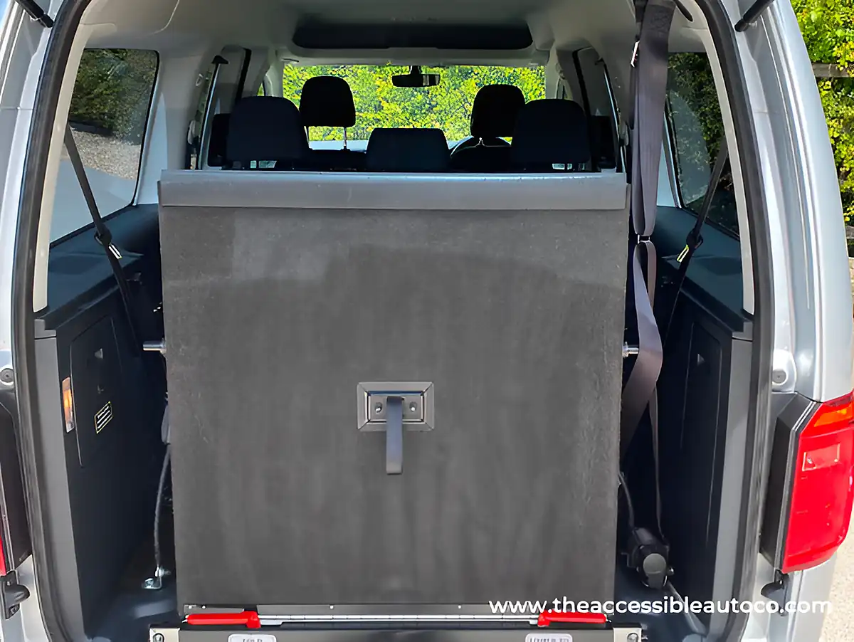 Used 2021 Volkswagen Caddy Maxi Life Silver - Interior and Exterior details 9