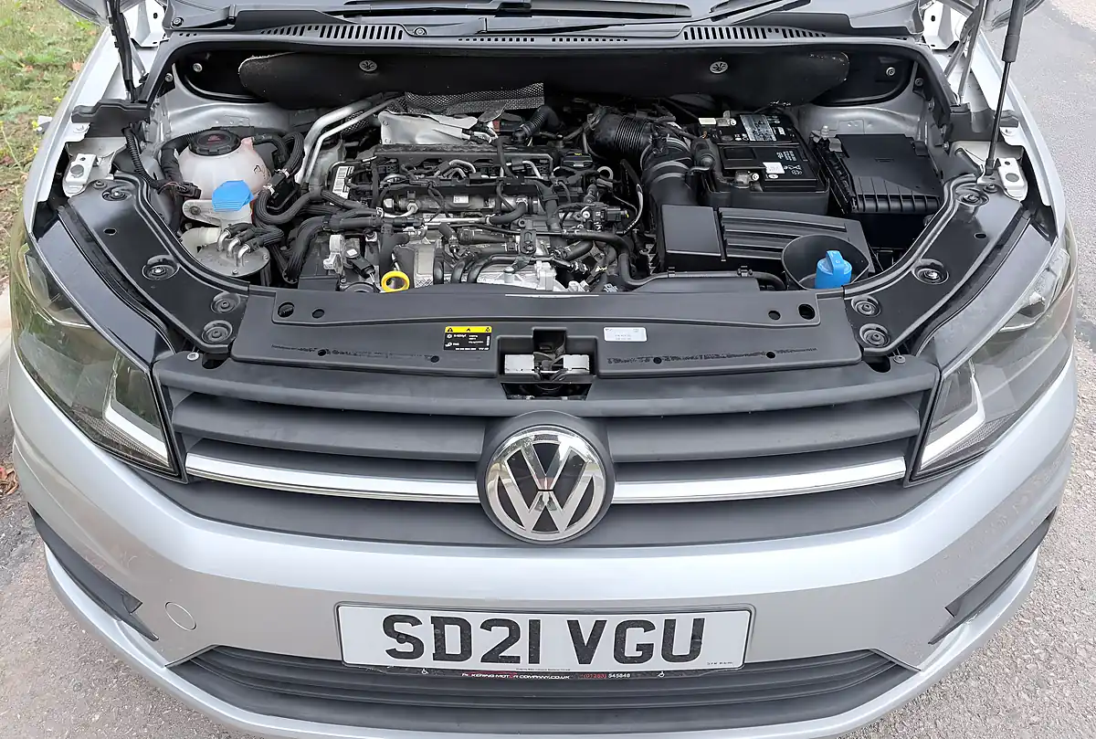 Used 2021 Volkswagen Caddy Maxi Life Silver - Interior and Exterior details 10
