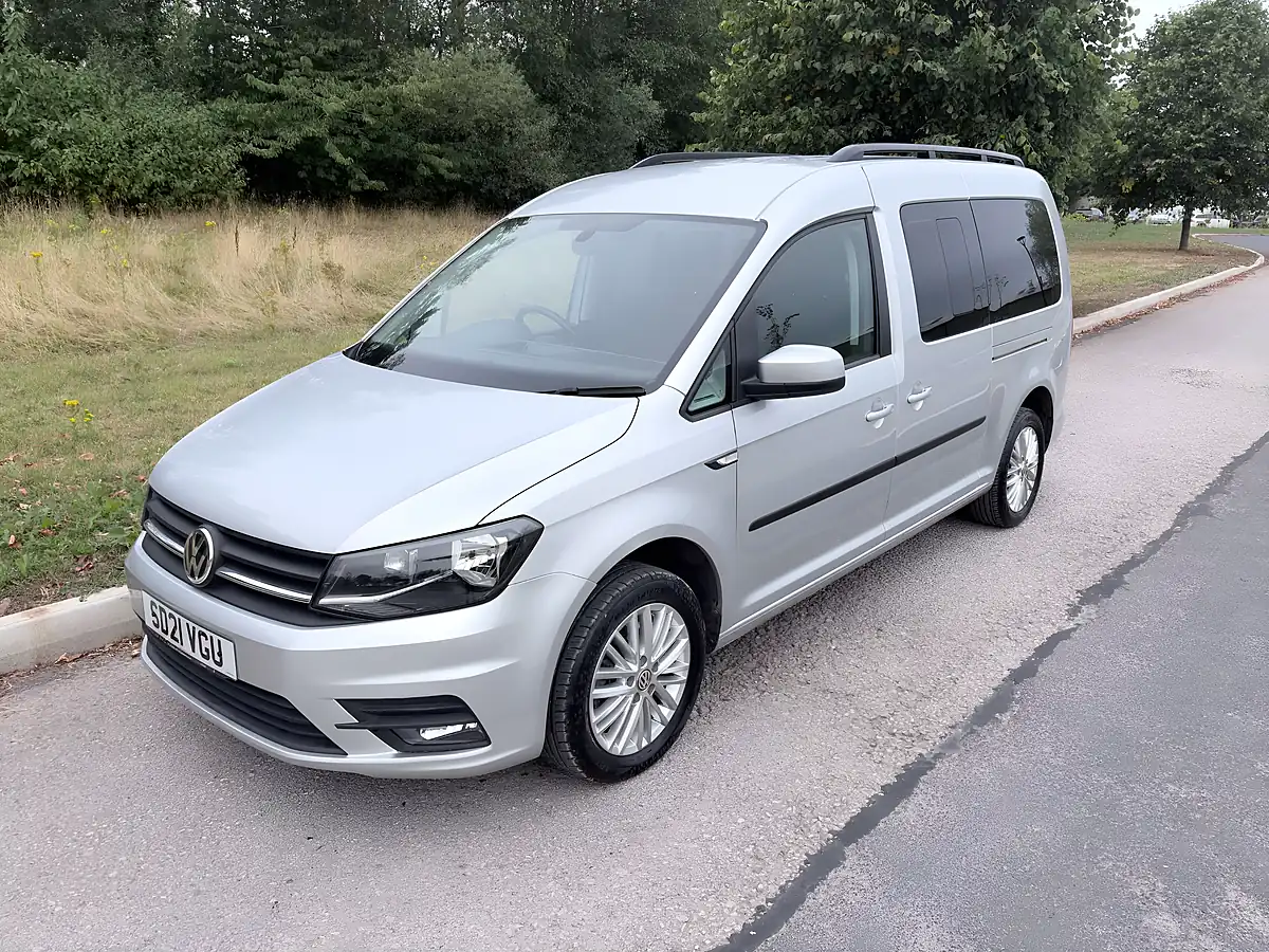 Used 2021 Volkswagen Caddy Maxi Life Silver - Interior and Exterior details 3