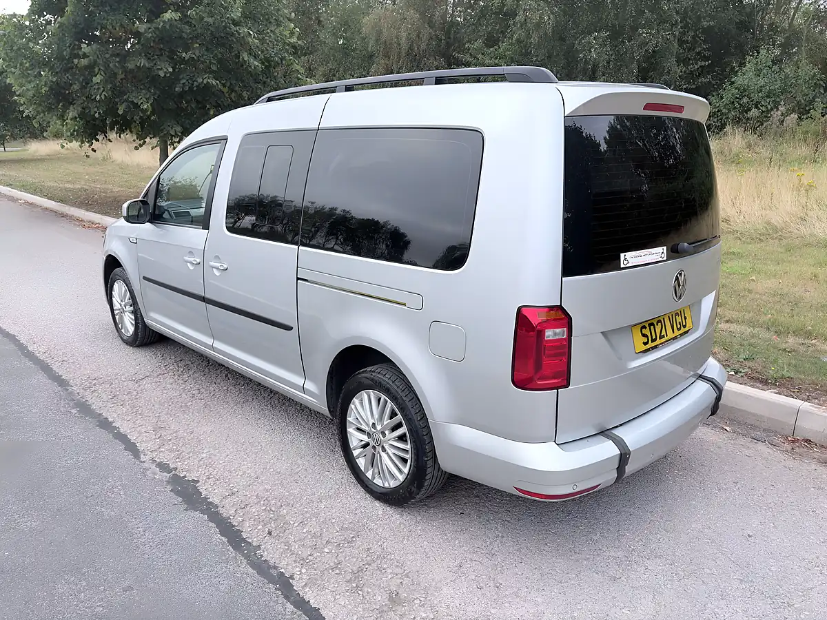 Used 2021 Volkswagen Caddy Maxi Life Silver - Interior and Exterior details 4