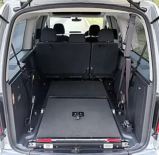 Used 2021 Volkswagen Caddy Maxi Life Silver - Interior and Exterior details 6