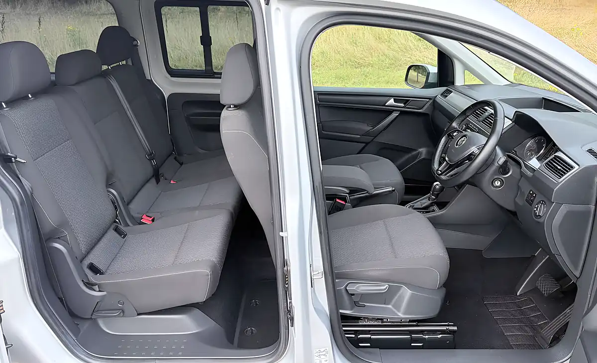 Used 2021 Volkswagen Caddy Maxi Life Silver - Interior and Exterior details 7