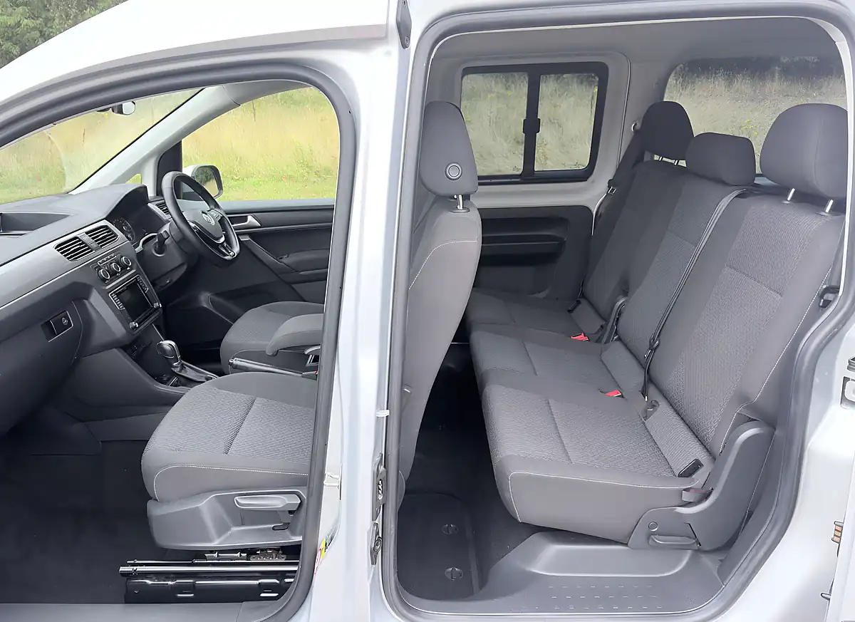 Used 2021 Volkswagen Caddy Maxi Life Silver - Interior and Exterior details 8