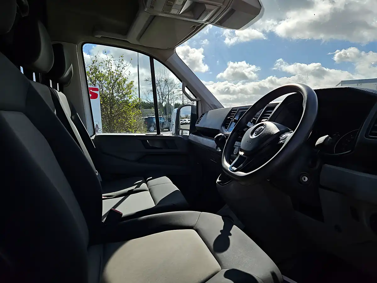 Used 2021 Volkswagen Crafter CR35 Lwb White - Interior and Exterior details 12