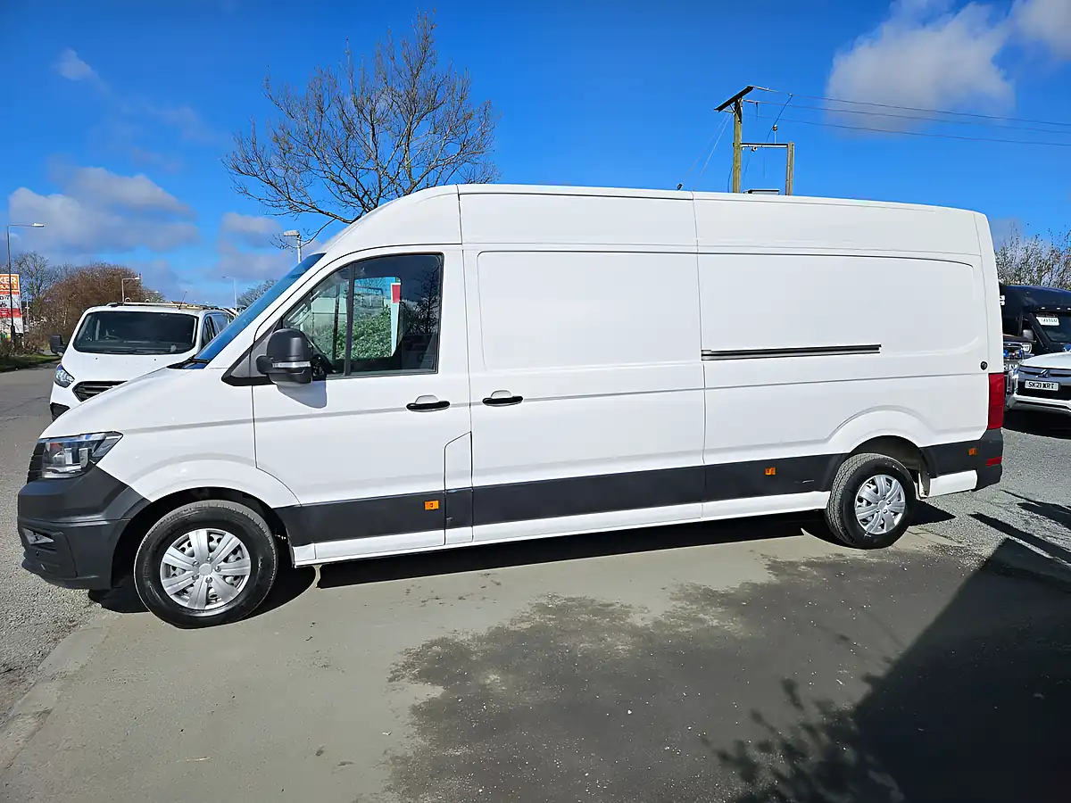 Used 2021 Volkswagen Crafter CR35 Lwb White - Interior and Exterior details 5
