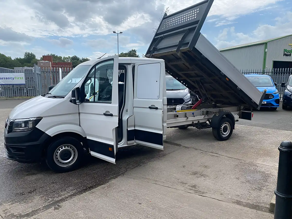 Used 2021 Volkswagen Crafter Double Crew Cab Tipper Lwb RWD White - Interior and Exterior details 10