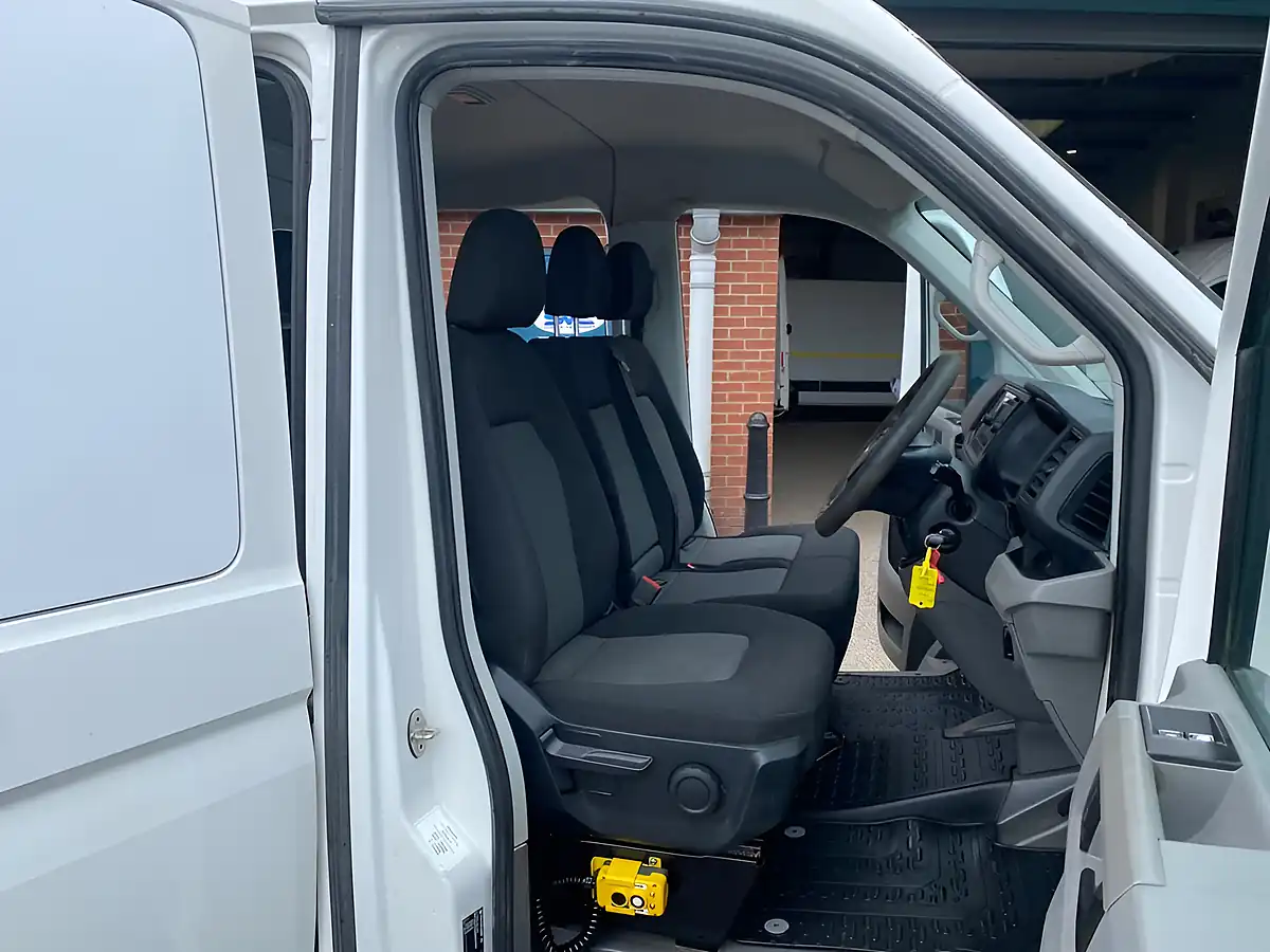 Used 2021 Volkswagen Crafter Double Crew Cab Tipper Lwb RWD White - Interior and Exterior details 19