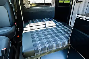 Used 2021 Volkswagen Crafter Startline Blue - Interior and Exterior details 4