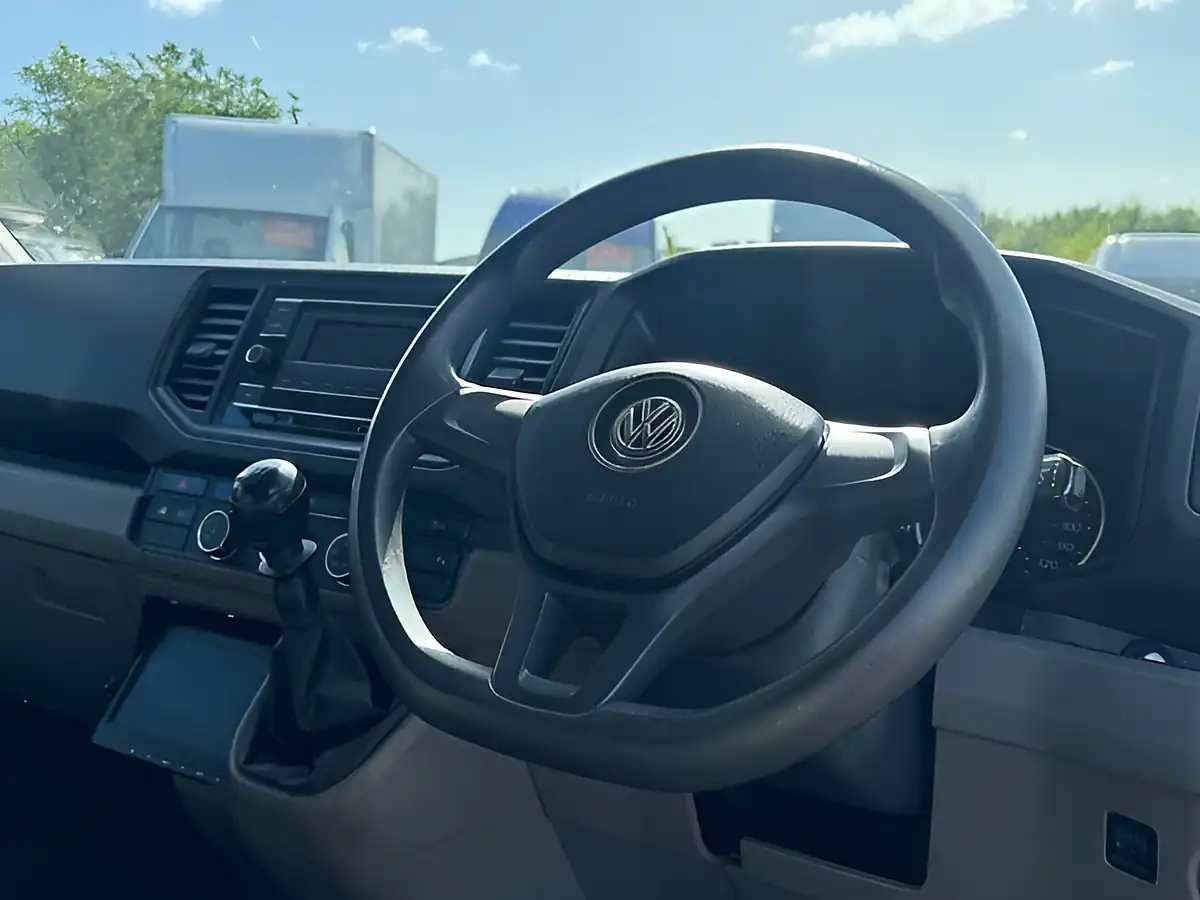 Used 2021 Volkswagen Crafter Startline White - Interior and Exterior details 8