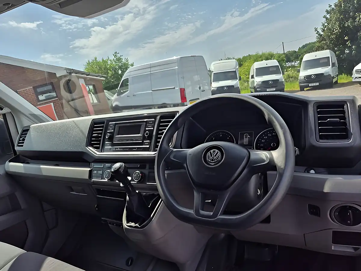 Used 2021 Volkswagen Crafter Startline White - Interior and Exterior details 10
